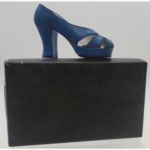 Just the Right Shoe by Raine, New Heights, Item # 25019 With Box